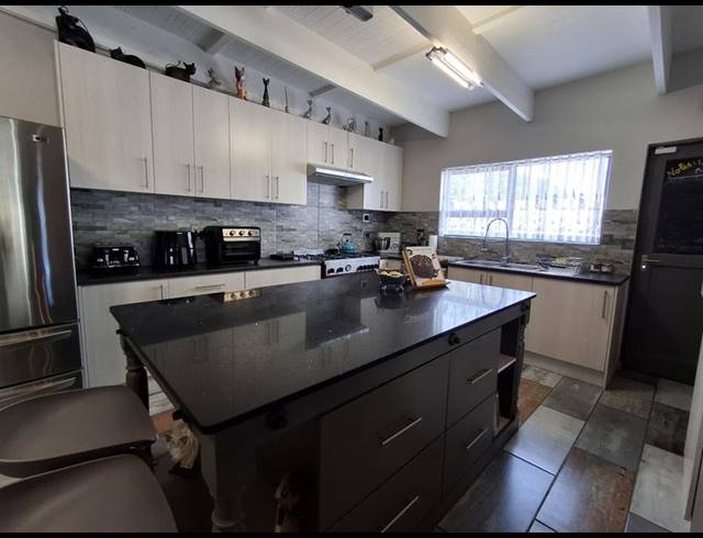 3 BEDROOM HOUSE FOR SALE IN BRITANNIA BAY